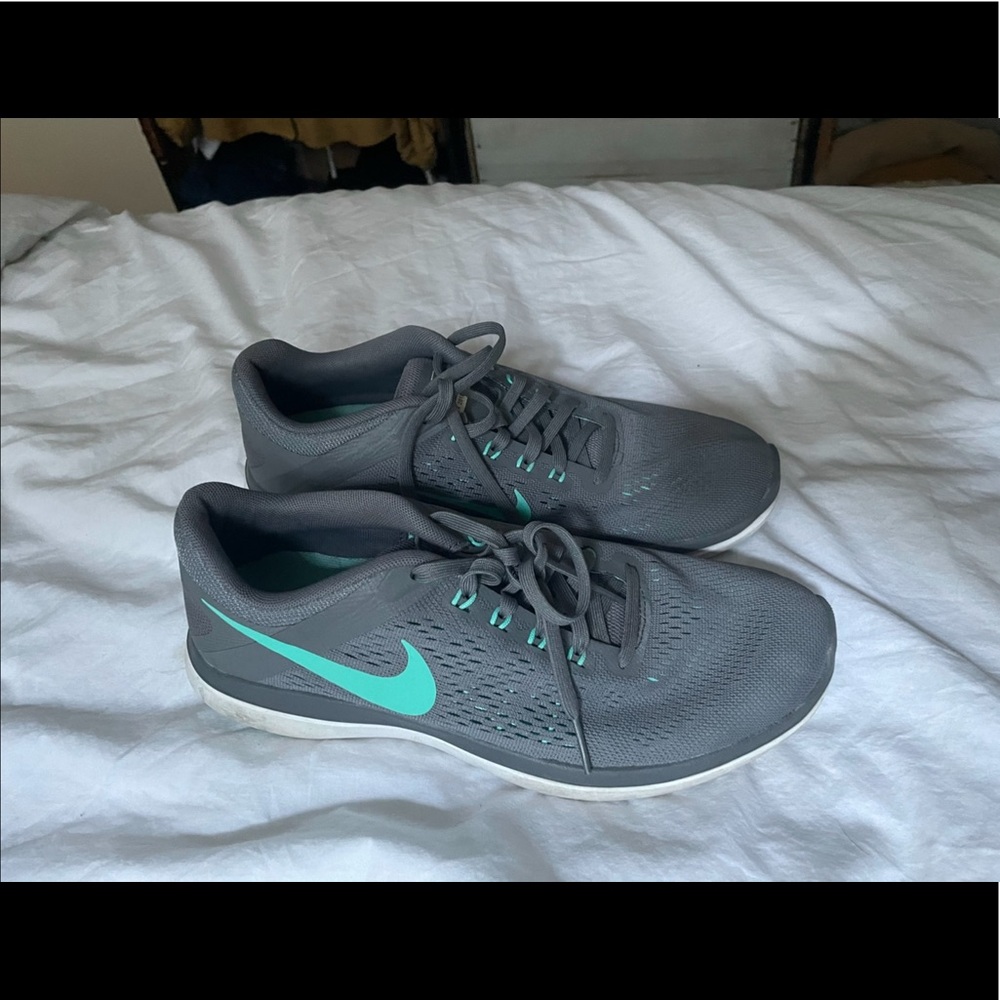 Nike Fitsole Size 9 Sneakers